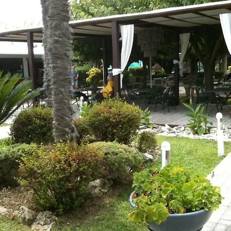 A Charming Very Near The Sea 度假居 尼欧波洛伊