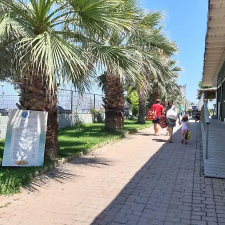 度假居 A Charming Very Near The Sea 尼欧波洛伊