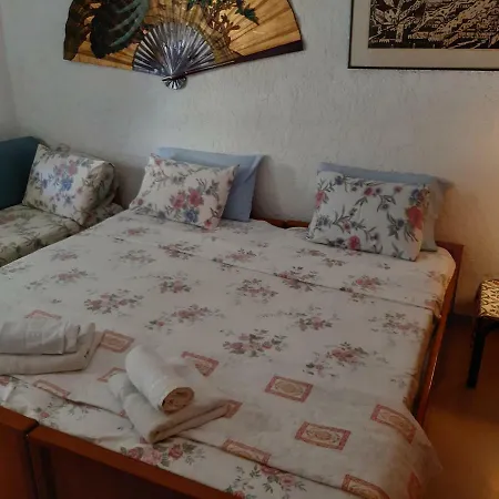 度假居 A Charming Very Near The Sea 尼欧波洛伊